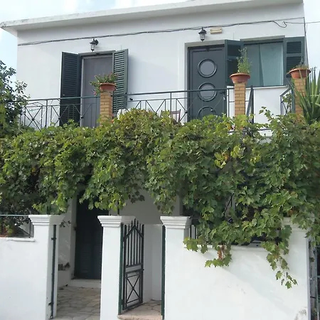 Apartament Konstantina Lákka